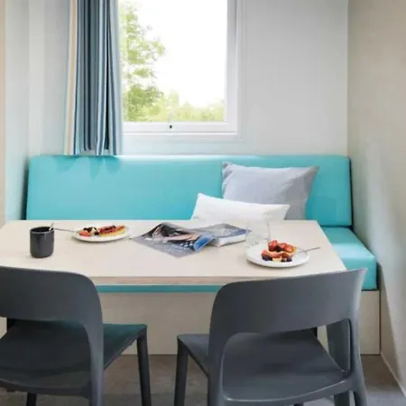 3 Etoiles - Piscine - Ccaaafi Kemp