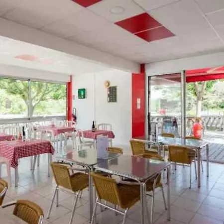 3 Etoiles - Piscine - Ccaaafi