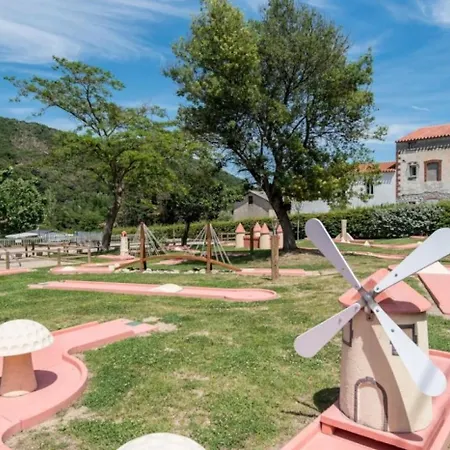 Zecamping 3 étoiles - Piscine Chauffée Et Activités Haute Saison Camping