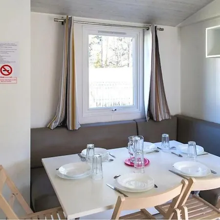 Zecamping 3 étoiles - Piscine Chauffée Et Activités Haute Saison Camping