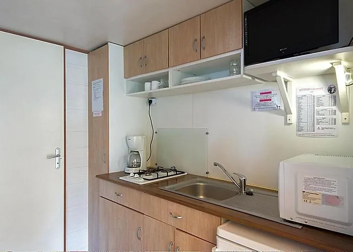 3 Etoiles - Piscine - Ccaaafi