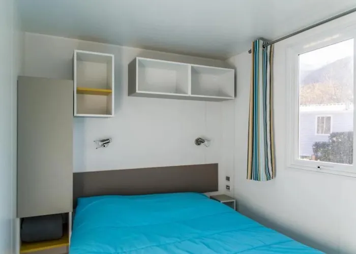 3 Etoiles - Piscine - Ccaaafi *