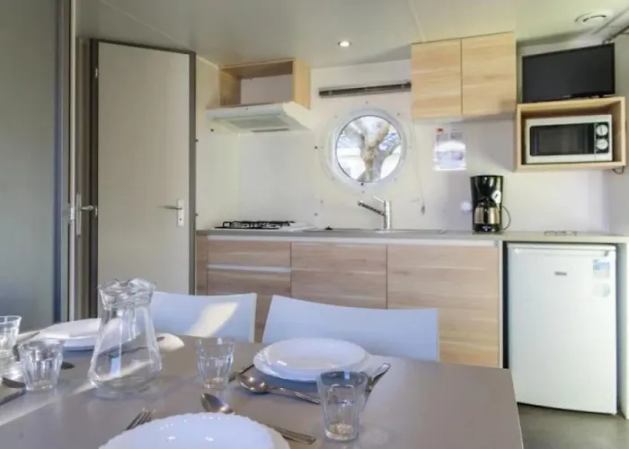 3 Etoiles - Piscine - Ccaaafi